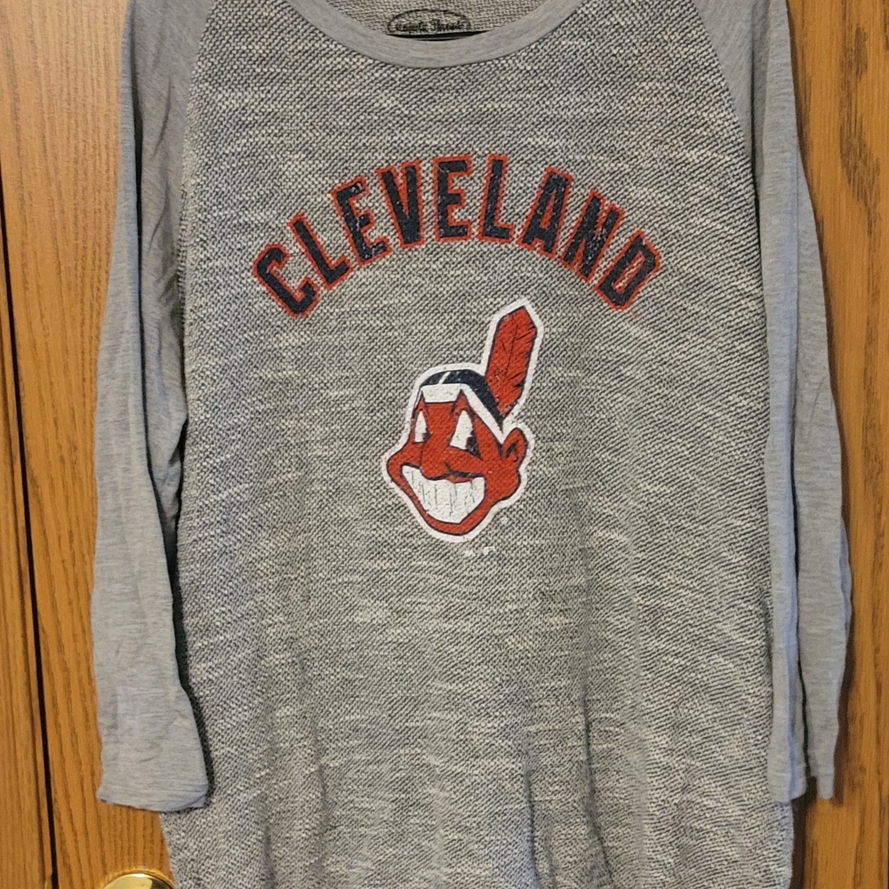 Gray Cleveland Indiand Long Sleeve Tee